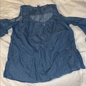 Small Candies Cut out Shoulder shirt